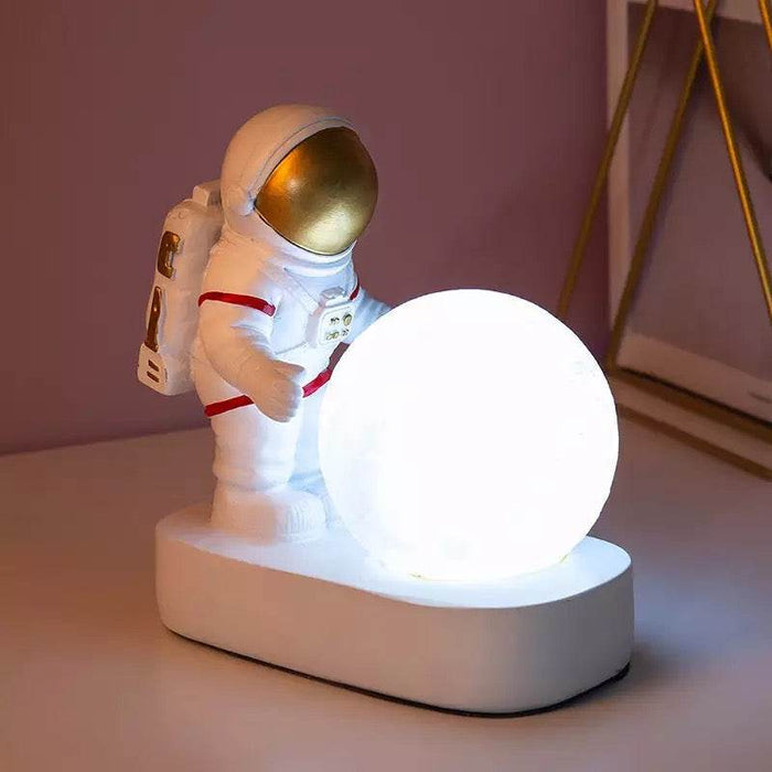 Astronaut Table Lamp - Goodlifebean