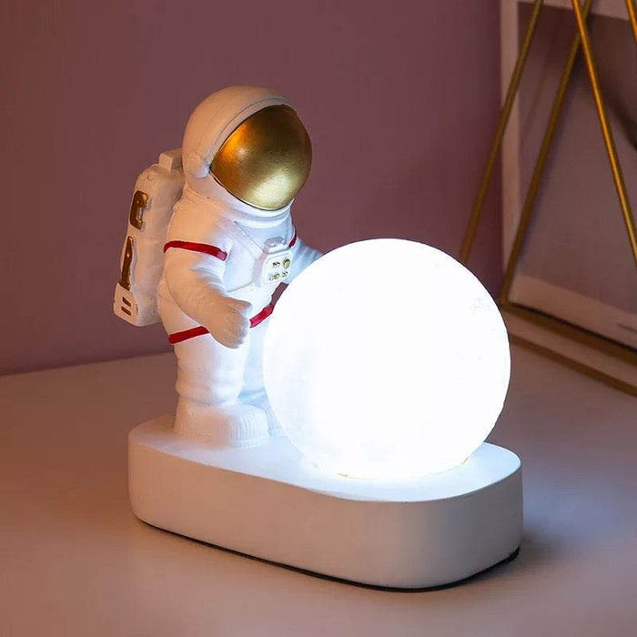 Astronaut Table Lamp - Goodlifebean