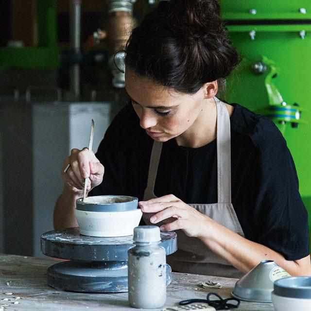 [BOWL] KIRSTIE VAN NOORT DEEP PLATE 180 (GRAY CLAY) | 2016/ | IMARI-ARITA WARES