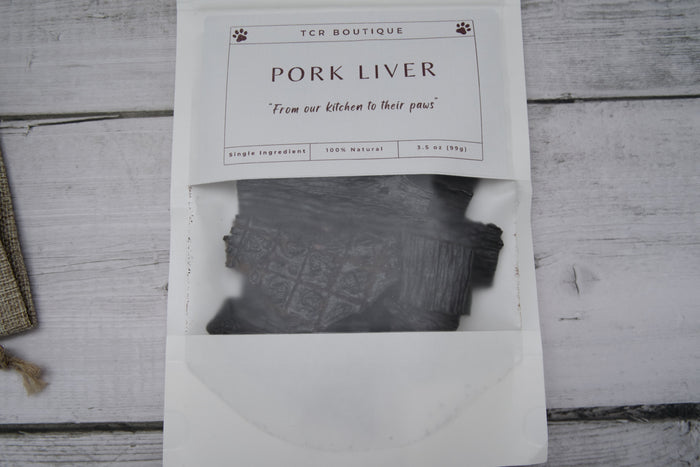 farm sourced pork liver pet snacks from Norway Maine naturally rich in vitamins and minerals | collations pour animaux à base de foie de porc provenant d’une ferme du Maine naturellement riches en vitamines et minéraux