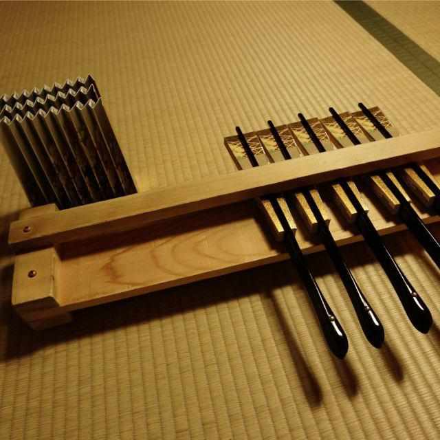 [HAND FAN] FRAGRANT FAN UTSUSHIKA AWAYUKI X AGARWOOD | KYOTO FOLDING FANS | OHNISHI TSUNE SHOTEN