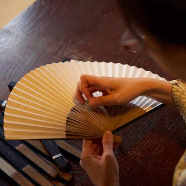 [HAND FAN] FRAGRANT FAN UTSUSHIKA HARUMEKU X SAKURAKA | KYOTO FOLDING FANS | OHNISHI TSUNE SHOTEN