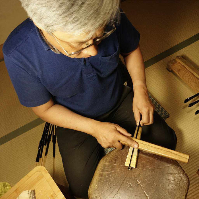 [HAND FAN] MEN'S SILK FAN GOURD BLACK BONE LARGE SHORT GROUND | KYOTO FOLDING FANS | OHNISHI TSUNE SHOTEN