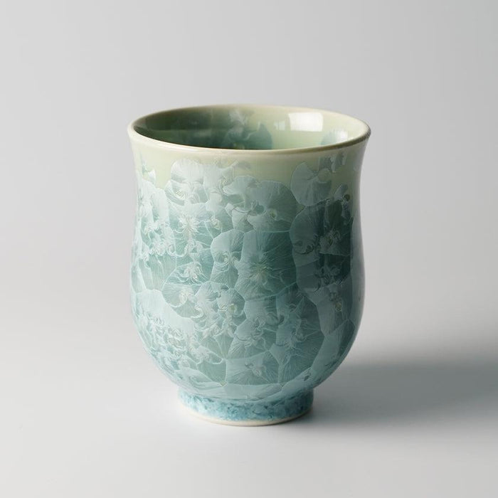 Japanese yunomi tea cup with crystalline flower glaze in soft green | Kyoto-Kiyomizu ware, Touan