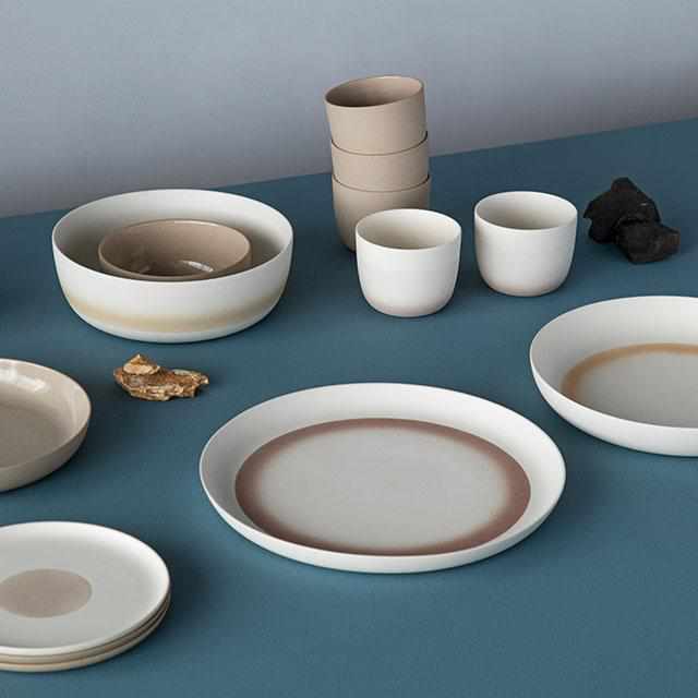 [LARGE PLATE (PLATTER)] KIRSTIE VAN NOORT PLATE 160 (GRAY CLAY) | 2016/ | IMARI-ARITA WARES