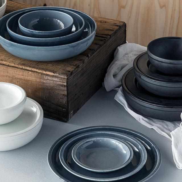 [LARGE PLATE (PLATTER)] TERUHIRO YANAGIHARA RIM PLATE 180 (GRAY) | 2016/ | IMARI-ARITA WARES