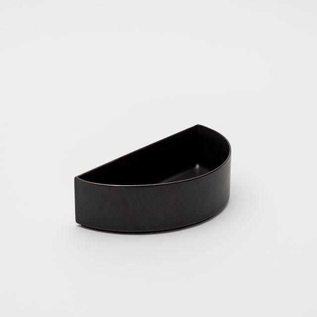 [LARGE PLATE (PLATTER)] TOMÁS ALONSO HALF DEEP PLATE 200 (BLACK) | 2016/ | IMARI-ARITA WARES