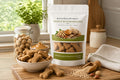 Baxter Bailey Peanut Butter Biscuits handcrafted dog treats made with real peanut butter and oat flour in a resealable bag.|Biscuits au beurre d'arachides pour chiens fait à partir de véritable beurre de cacahuète et de farine d'avoine dans un sachet refermable.