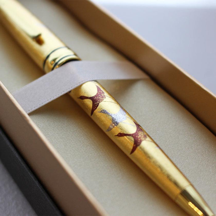 Gold makie ballpoint pen with crane motif in gift box | Kanazawa gold leaf, Hakuichi