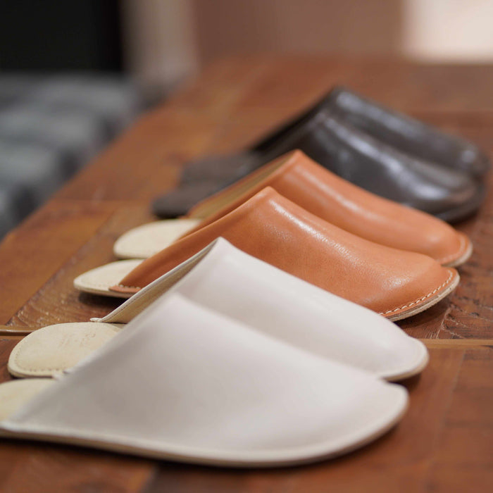[SLIPPERS] WAXEDLEATHER (CAMEL) | LEATHER PROCESSING