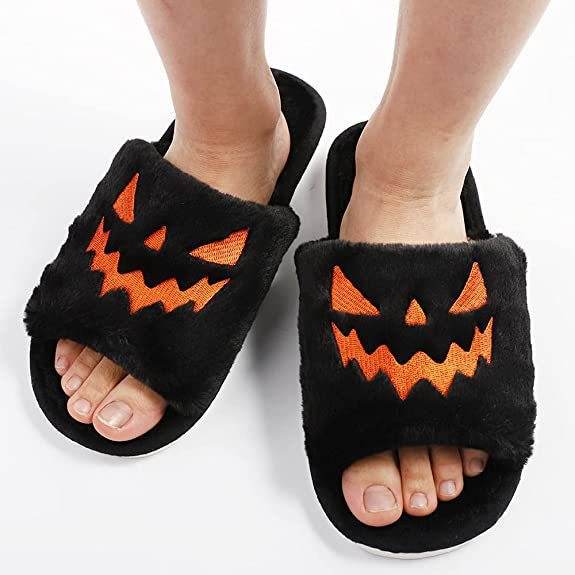 Spooky Snuggles Halloween Slippers - Goodlifebean Toys & Games